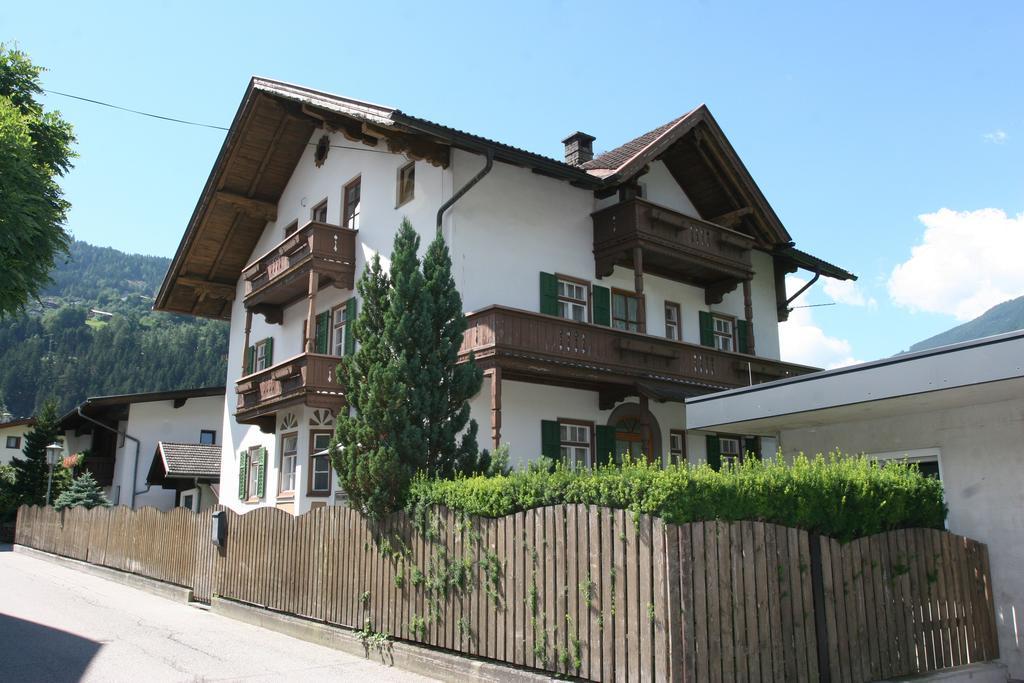 Zillertal Apartments Zell am Ziller Szoba fotó