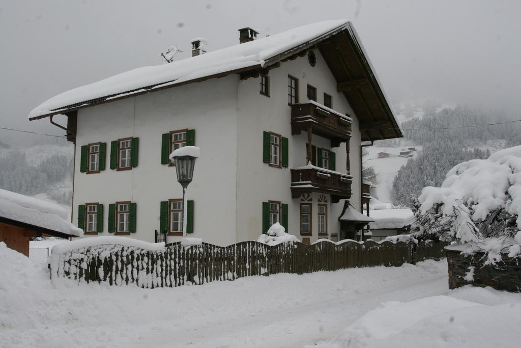 Zillertal Apartments Zell am Ziller Szoba fotó